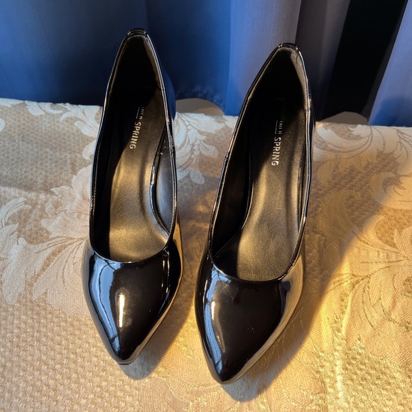 Black patent leather shoes from Call it Spring. Size 7.5 - Picture 3 of 7